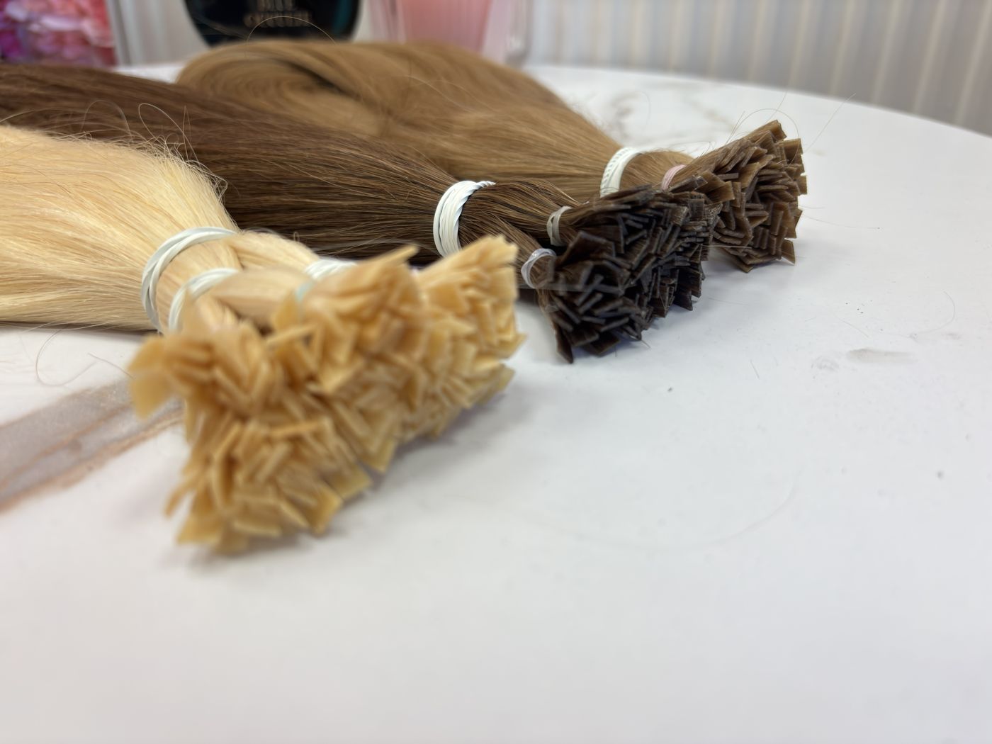 Keratinske ekstenzije u tri nijanse, pramenovi s keratinskim spojevima